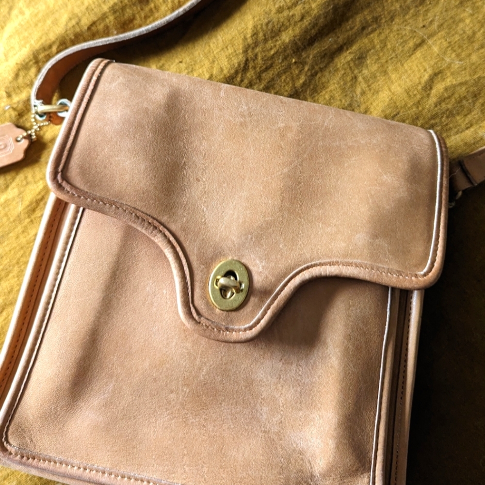 Coach Vintage Shelton Bag in tan